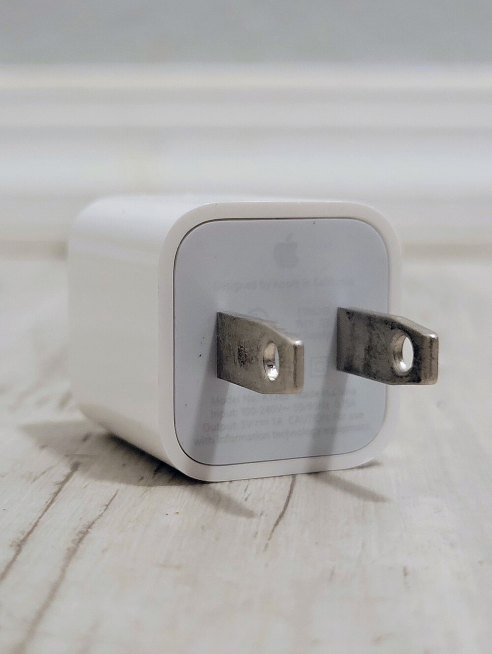Apple 5W USB Power Adapter Wall Charger Cube OEM (Model A1385) Genuine